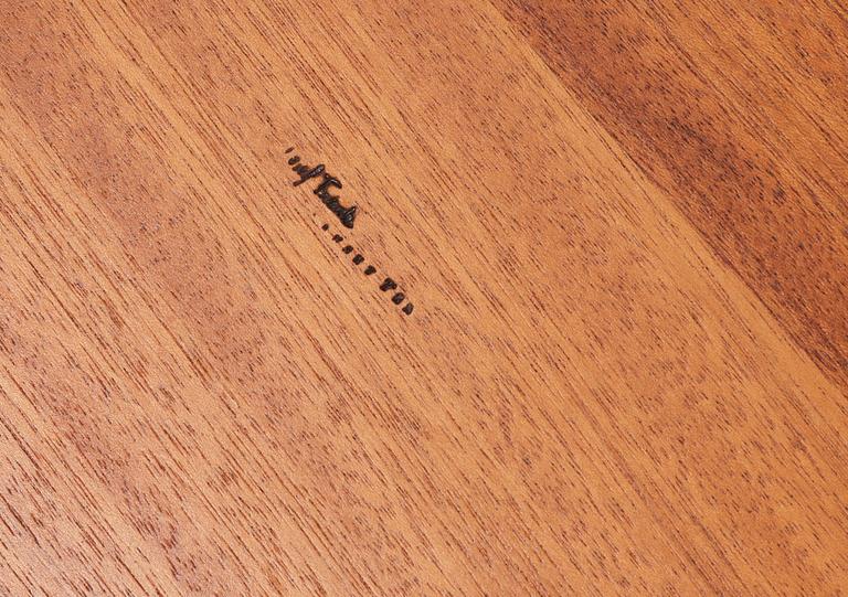 JOSEF FRANK, soffbord, Firma Svenskt Tenn modell 2139.