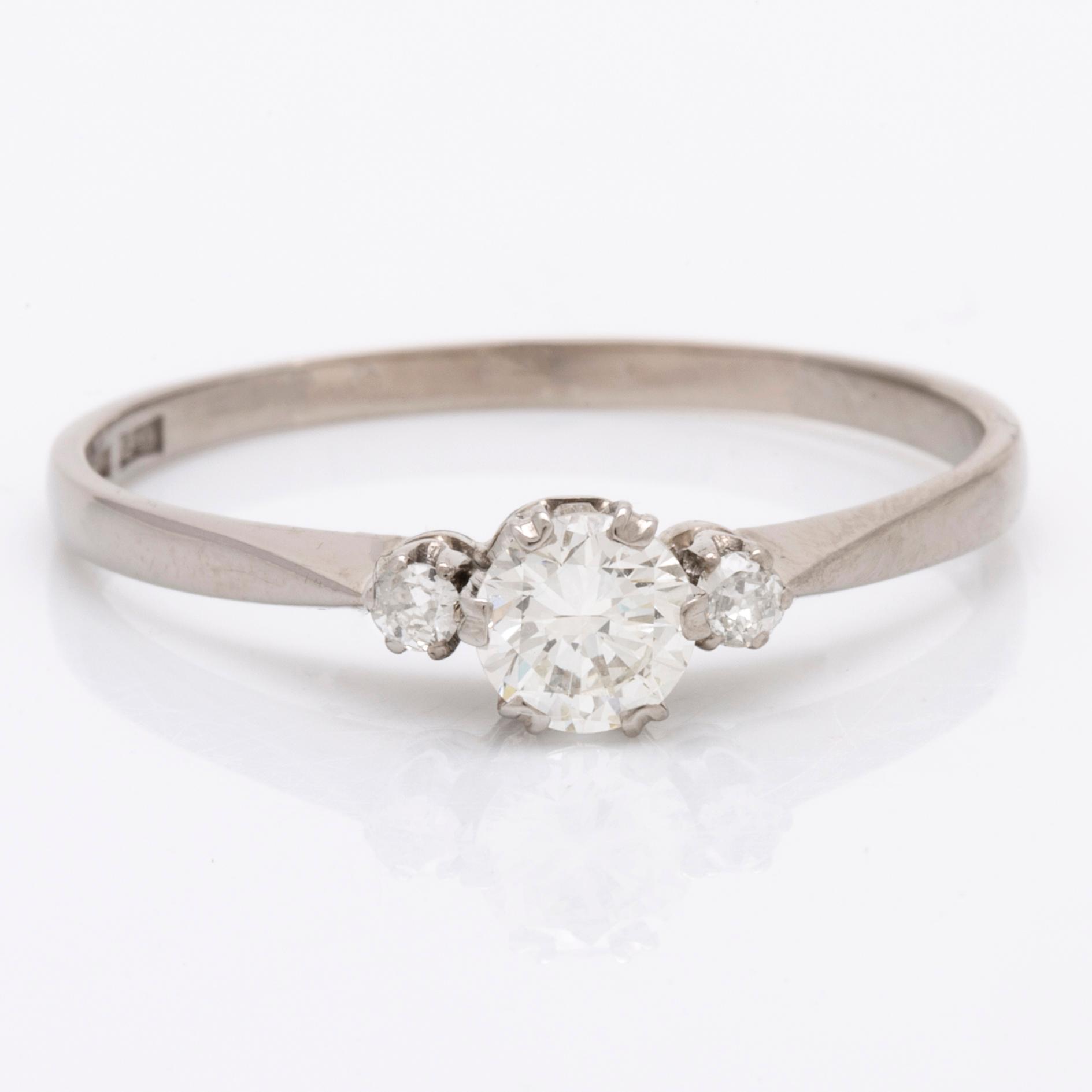 Diamond ring 18K whitegold 3 brilliant-cut diamonds apprx 0,55 ct in total, Gerdtb Hartvig Sandqvist Stockholm1964.