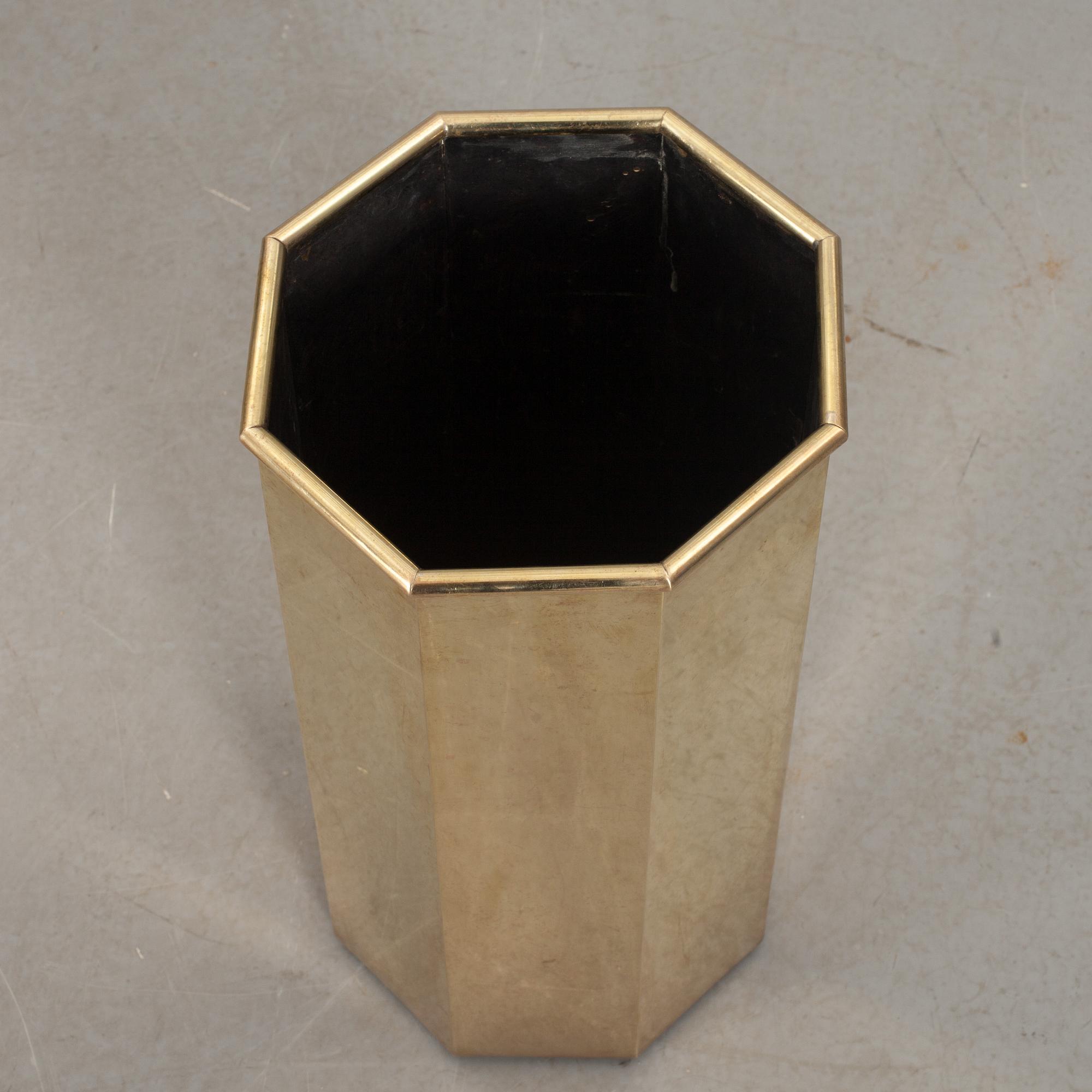 PARAPLYSTÄLL, Italien.