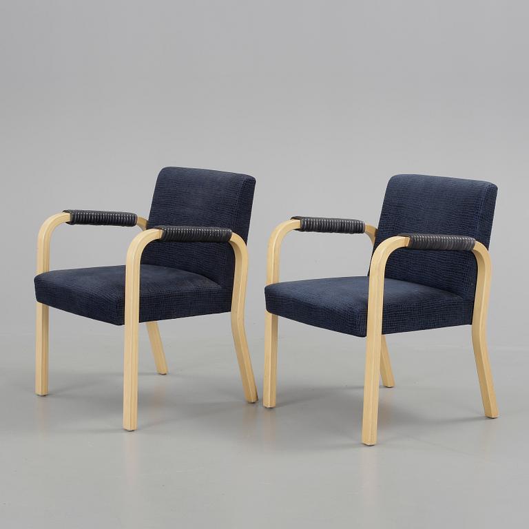 KARMSTOLAR, ett par, nr 26, Alvar Aalto, Artek.