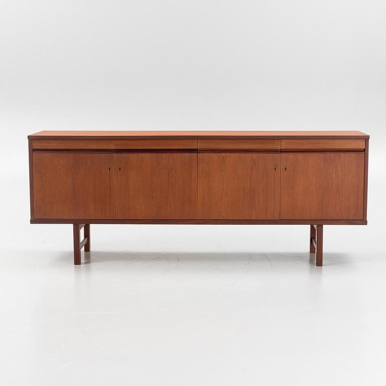 Sideboard,
teak, Nilssons möbler, Lammhult. 1960-tal.