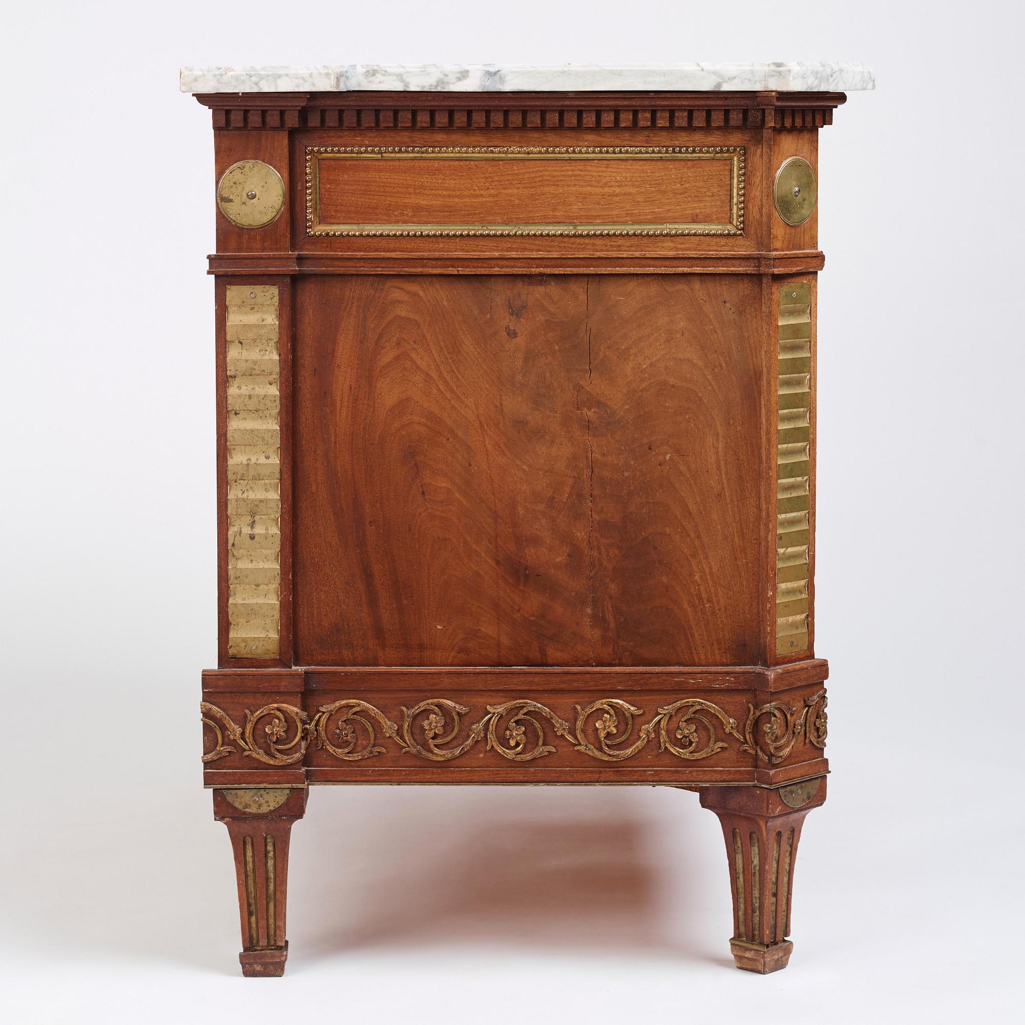 Byrå, tillskriven Fredrik August Eckstein (mästare i Stockholm 1794-1814), Sengustaviansk.