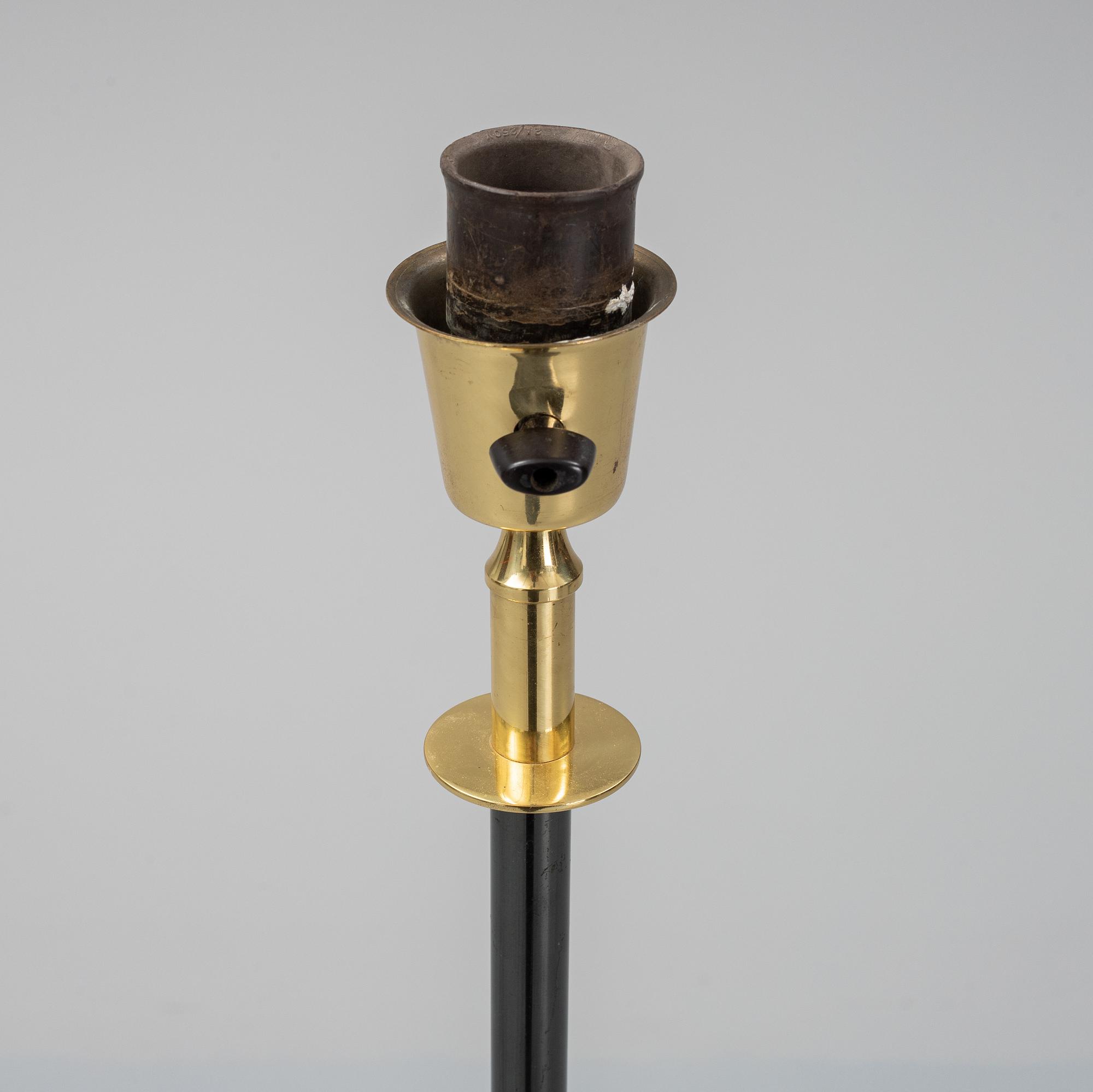 A late 20th Cenutry floor light.