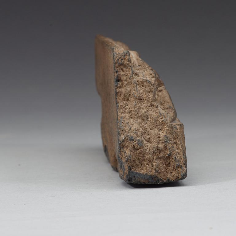 SKULPTUR, grå kalksten. Gandhara, 100/200 e.Kr.