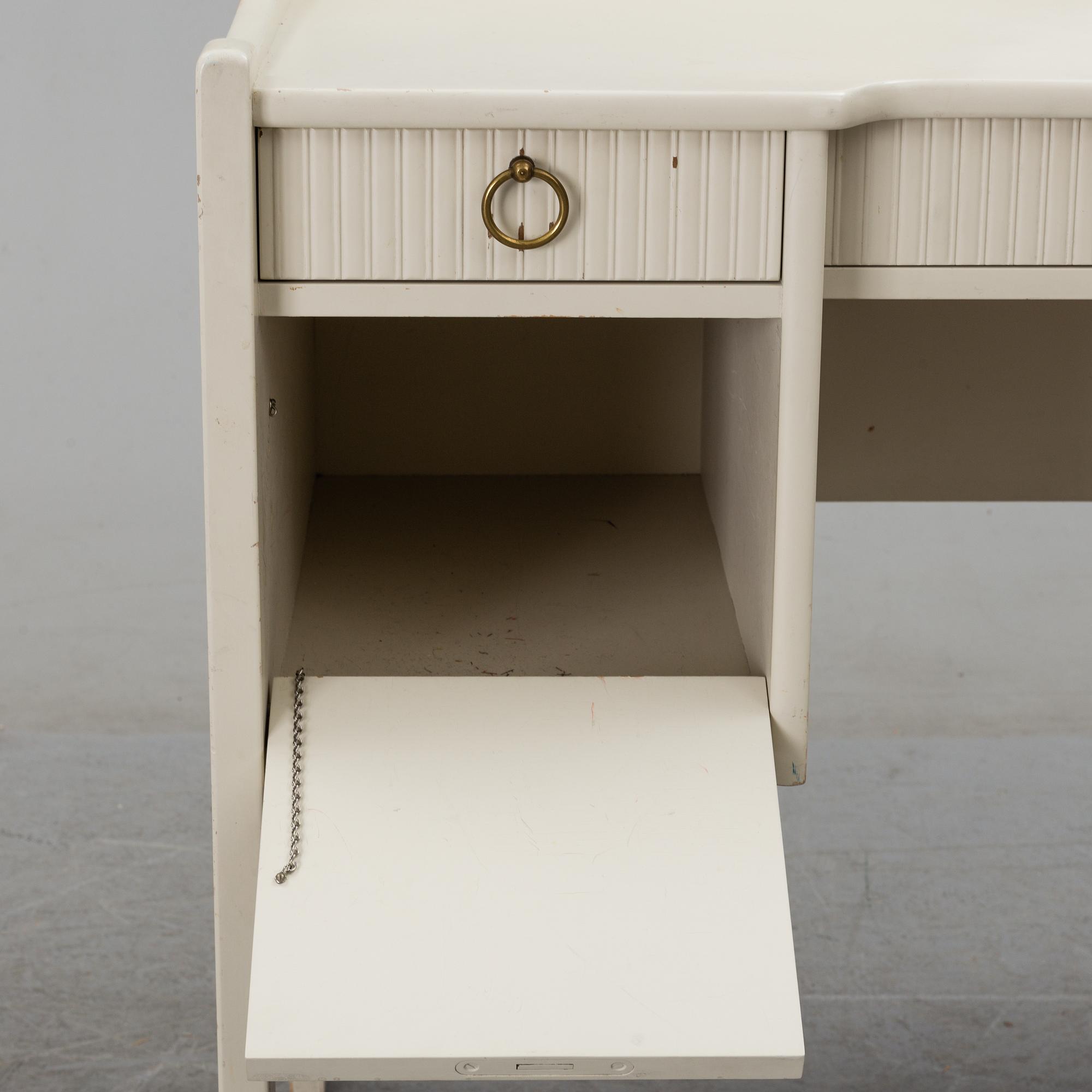 TOALETTBORD, 1900-talets andra hälft.