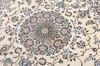 Matta, Nain part silk, s.k 9LAA, ca 200 x 200 cm.