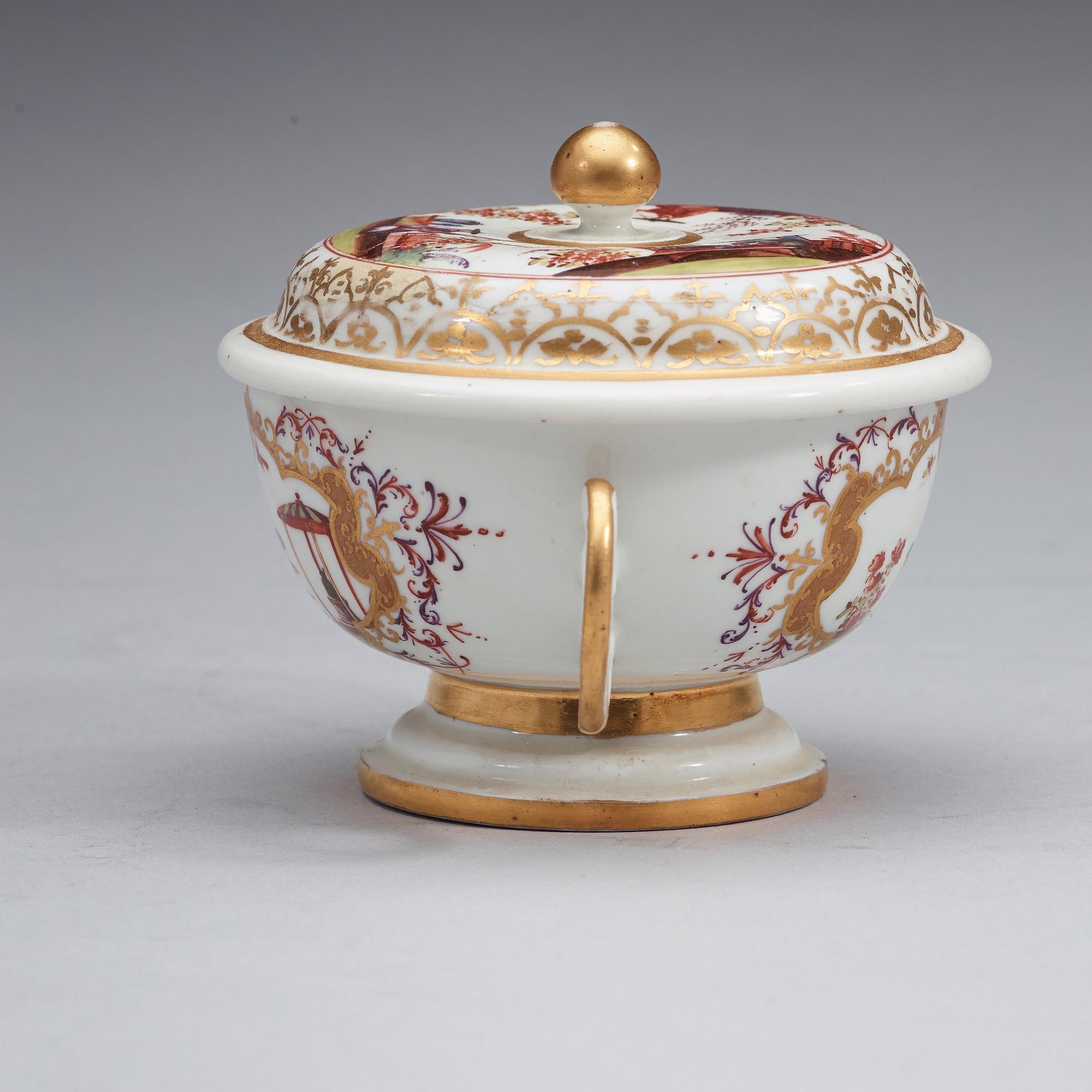 A Meissen chinoiserie equelle with cover and stand, 1725-30.