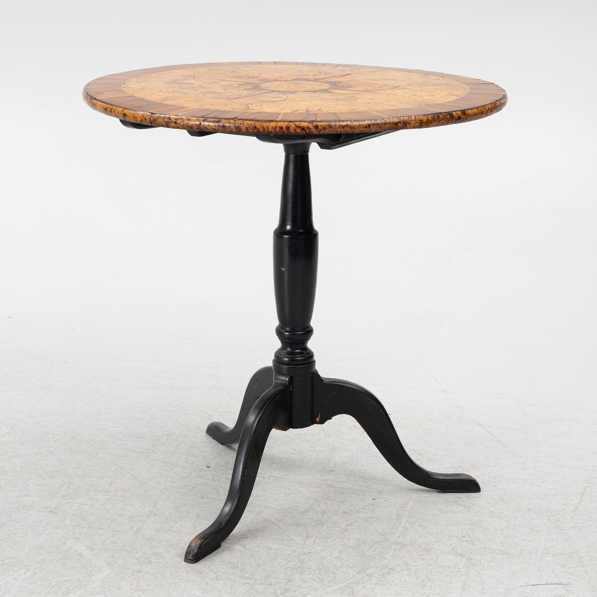 A folding table, Mälardalen, first half of the 19th century.