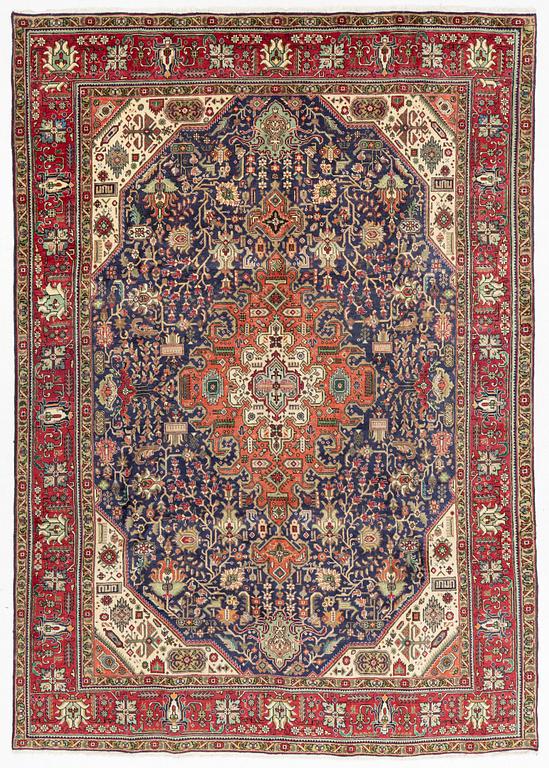 Matta, Täbriz, ca 345 x 245 cm.