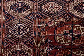 Huvudmatta Tekke Turkmen antik ca 328x232 cm.