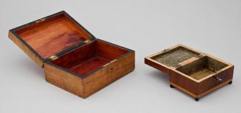 SKRIN, 2 st, mahogny resp björk, Karl Johan, 1800-tal.