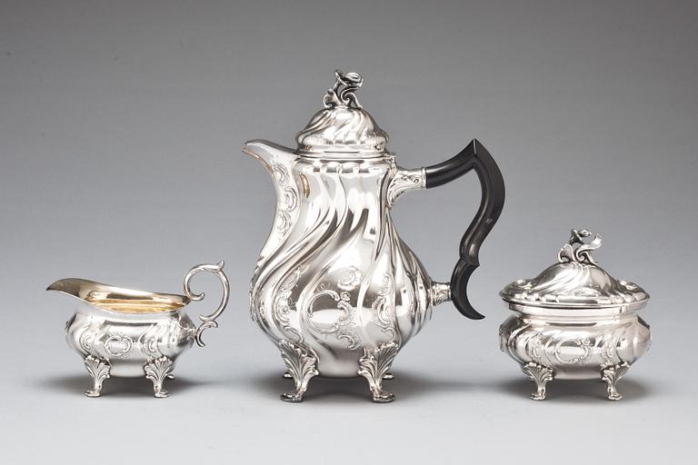 KAFFESERVIS, 3 delar. Silver, rokokostil. 1900-tal.