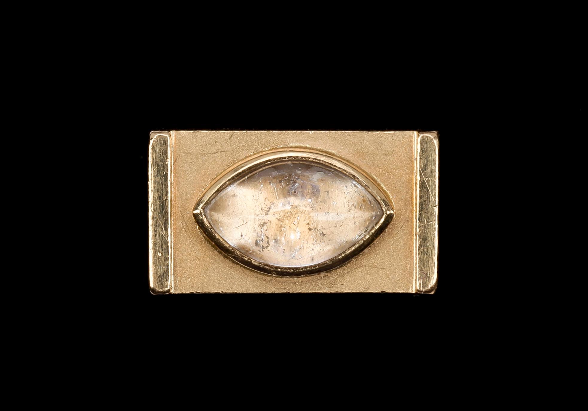 RING, 18k guld med bergkristall, Kerstin Öhlin Lejonklou, Östersund, 2002. Tot ca 13 gr.