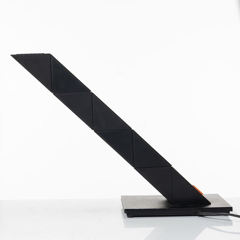 Shui L. D. Chan, bordslampa, "Zig-Zag", Massive-Elite, 1980-tal.