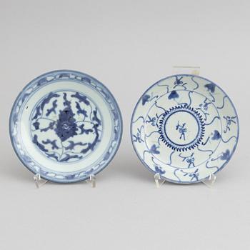 Skål samt 6 assietter, Mingstil, porslin, Kina, Qingdynastin, 1800-tal.