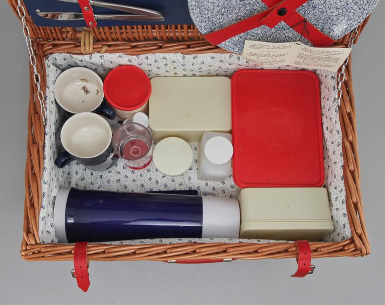 PICKNICKKORG, The Brexton Collection samt VINKORG, Mulberry, 1900-talets andra hälft.