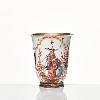 A Meissen cup with stand, 1730/40's.