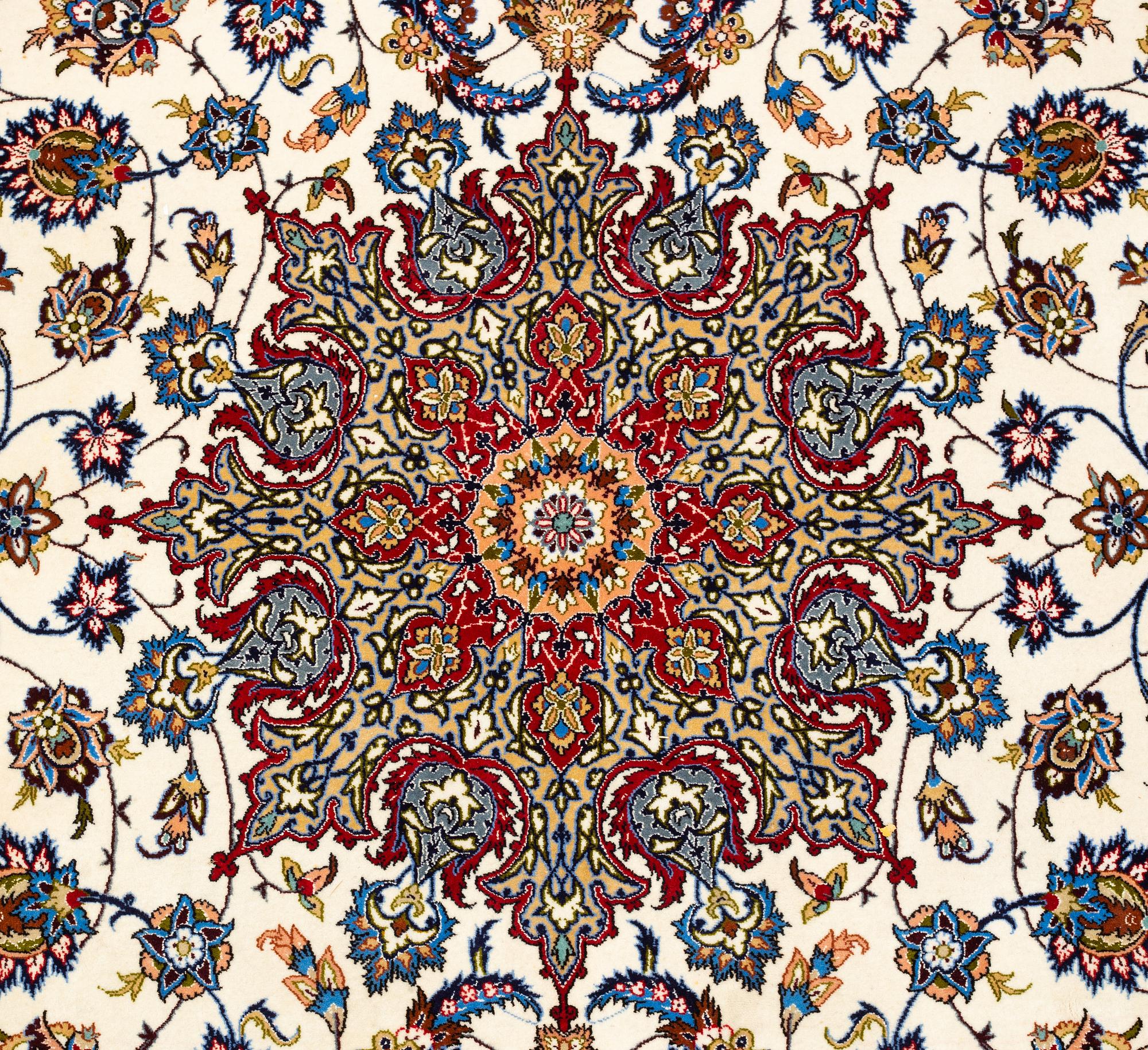Matto, old Esfahan, ca 310 x 204 cm.
