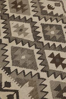 A Kilim runner, approx. 504 x 83 cm.