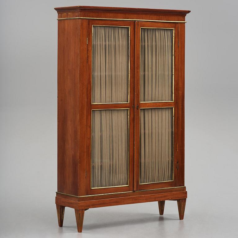 A late Gustavian mahogany bibliothéque, Stockholm, late 18th century.