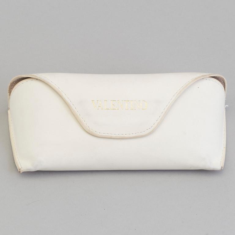 SOLGLASÖGON, Valentino.