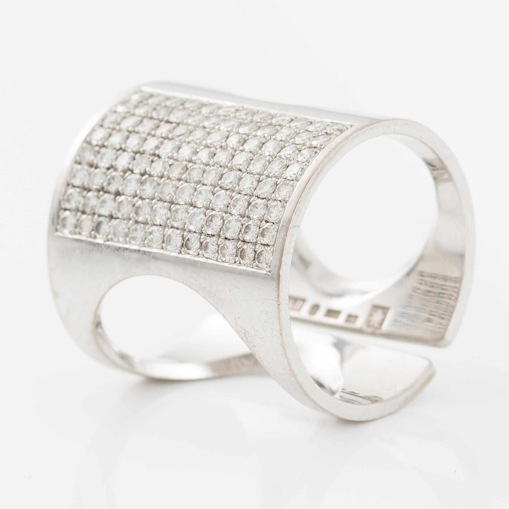 Sigurd Persson, Wolfgang, Gessl, 18K white gold with brilliant-cut diamonds.