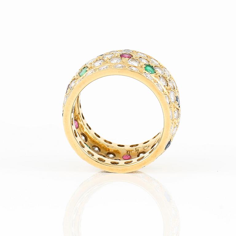 RING, 18K guld med 80 st briljantslipade diamanter tot ca 2,40 ct, rubiner, smaragder och safirer. Vikt 6,5 g.
