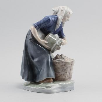 FIGURIN, porslin, Royal Copenhagen, numrerad 1549, 1900-talets andra hälft.