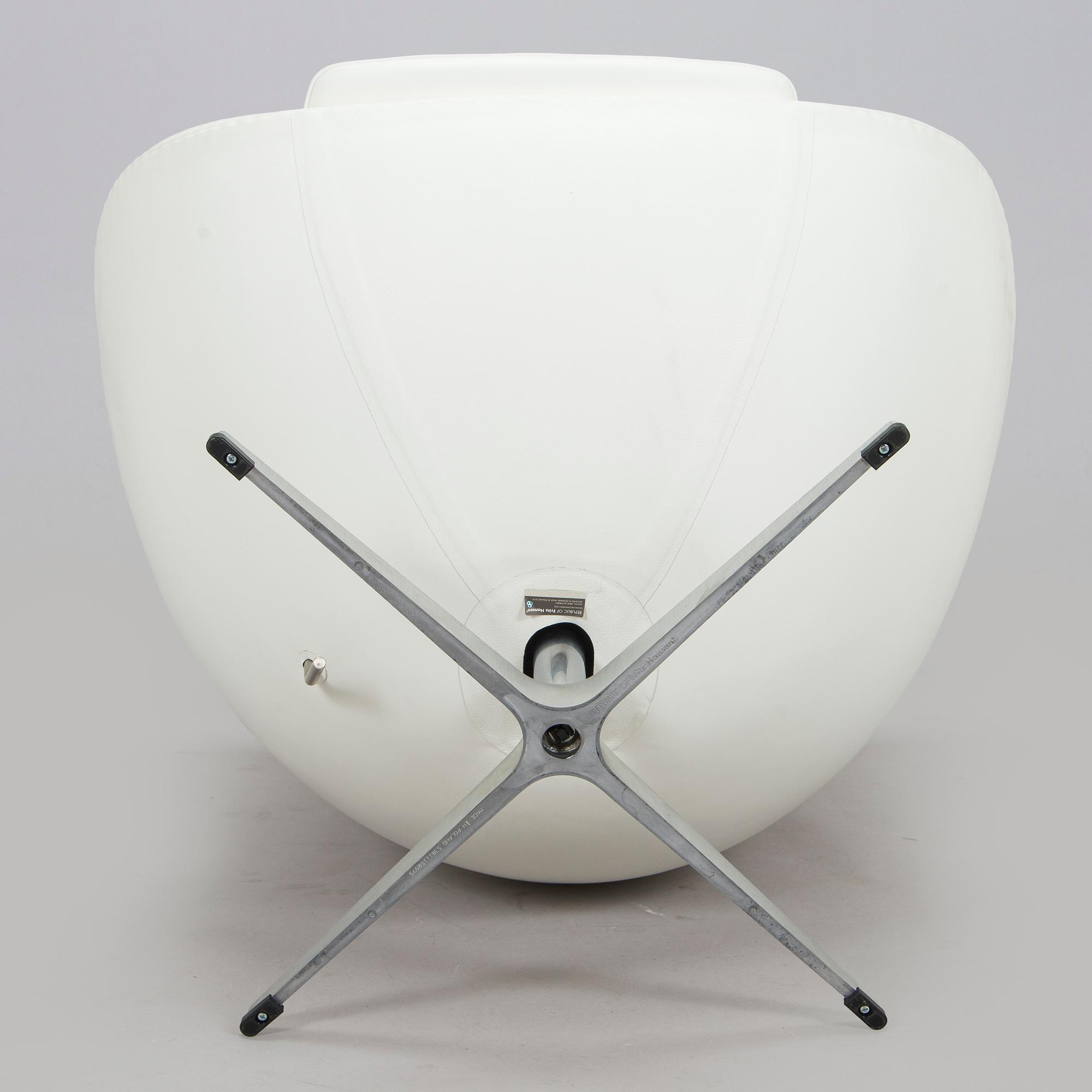Arne Jacobsen, nojatuoli, "Egg", Fritz Hansen, Tanska 2018.