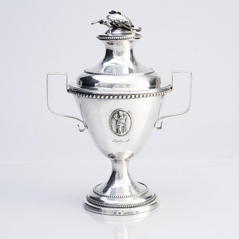 Petter Gillberg, sockerskål med lock, silver, Varberg 1790. Gustaviansk.