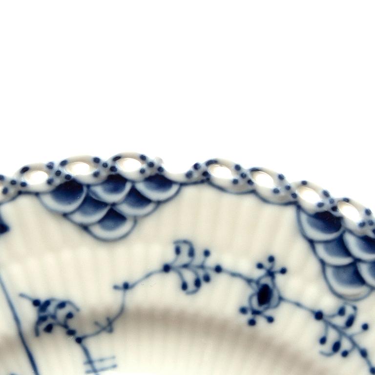 Servis 32 dlr "Musselmalet" hel och havblonde Royal Copenhagen Danmark 1950-1991 porslin.