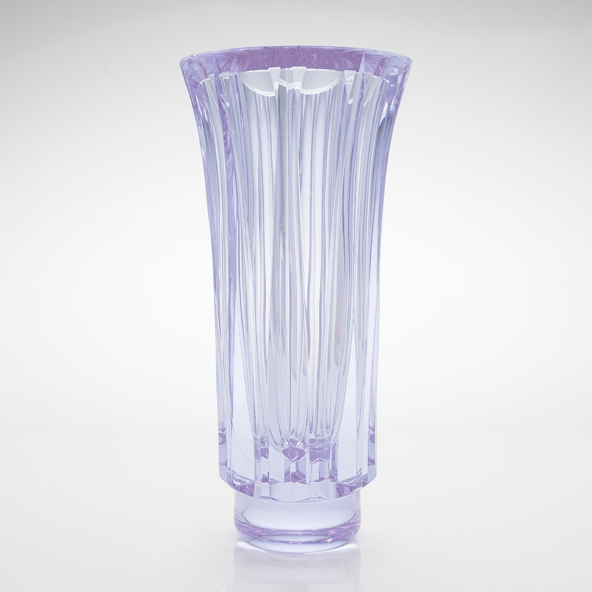 Aimo Okkolin, a vase, signed Aimo Okkolin Riihimäen Lasi Oy.