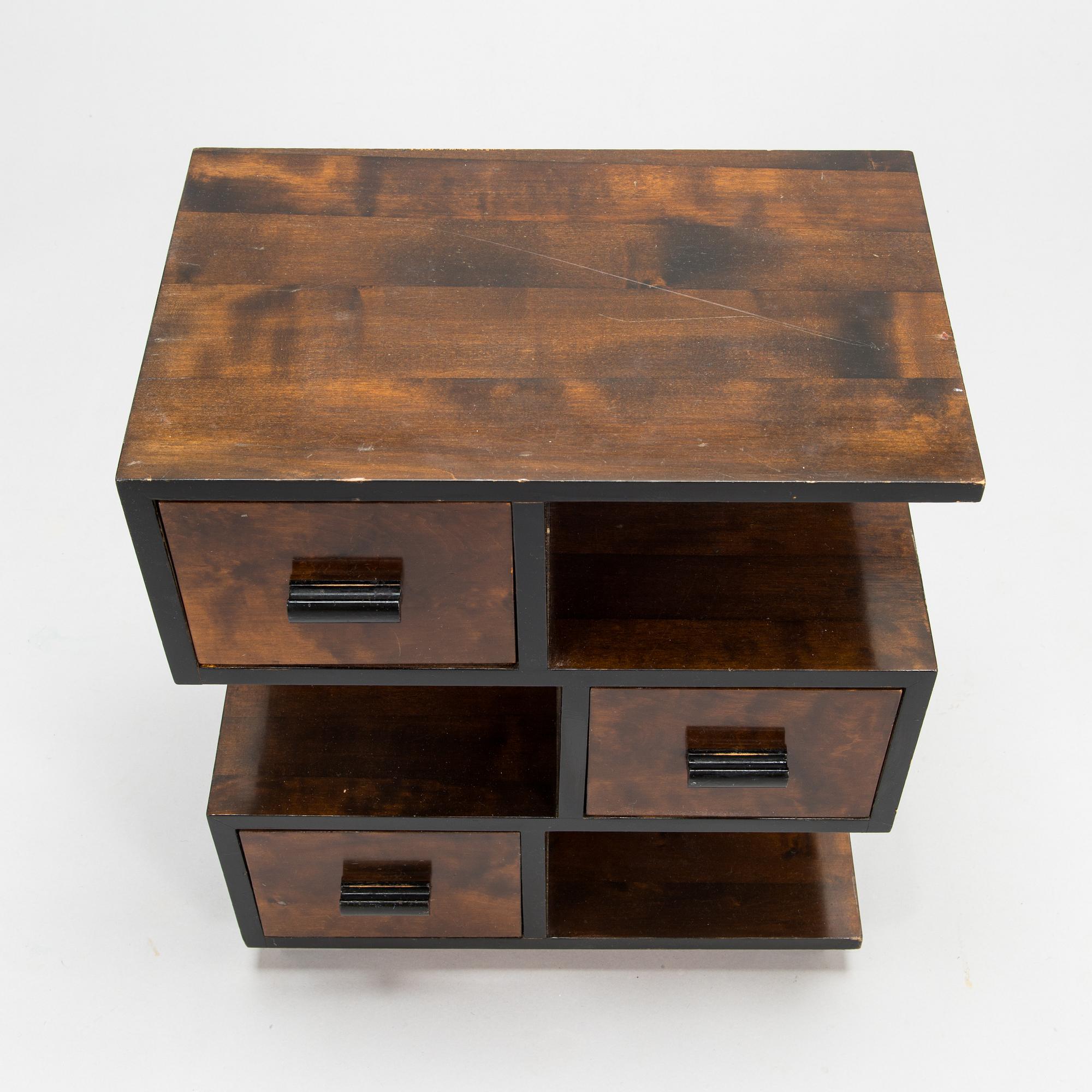 MIKKO S. NUPPONEN, LOKEROPÖYTÄ, Mikko Nupposen Huonekalutehdas, Lahti 1930-luku.