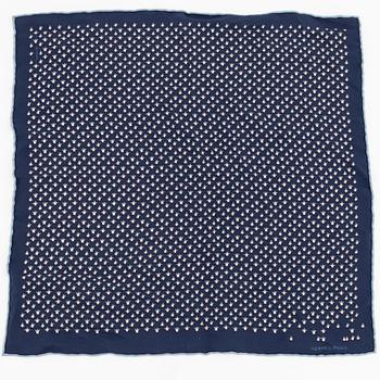 Hermès, a silk tie and two pocket squares.