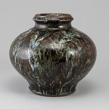 A ERIK PLØEN stoneware vase.