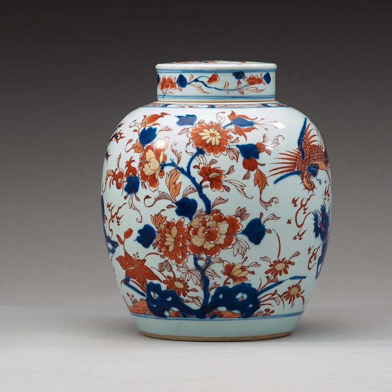 An imari jar with cover, Qing dynasty, Qianlong (1736-95).