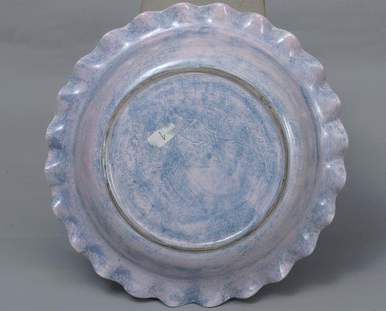 Birger Kaipiainen, A CERAMIC DISH.