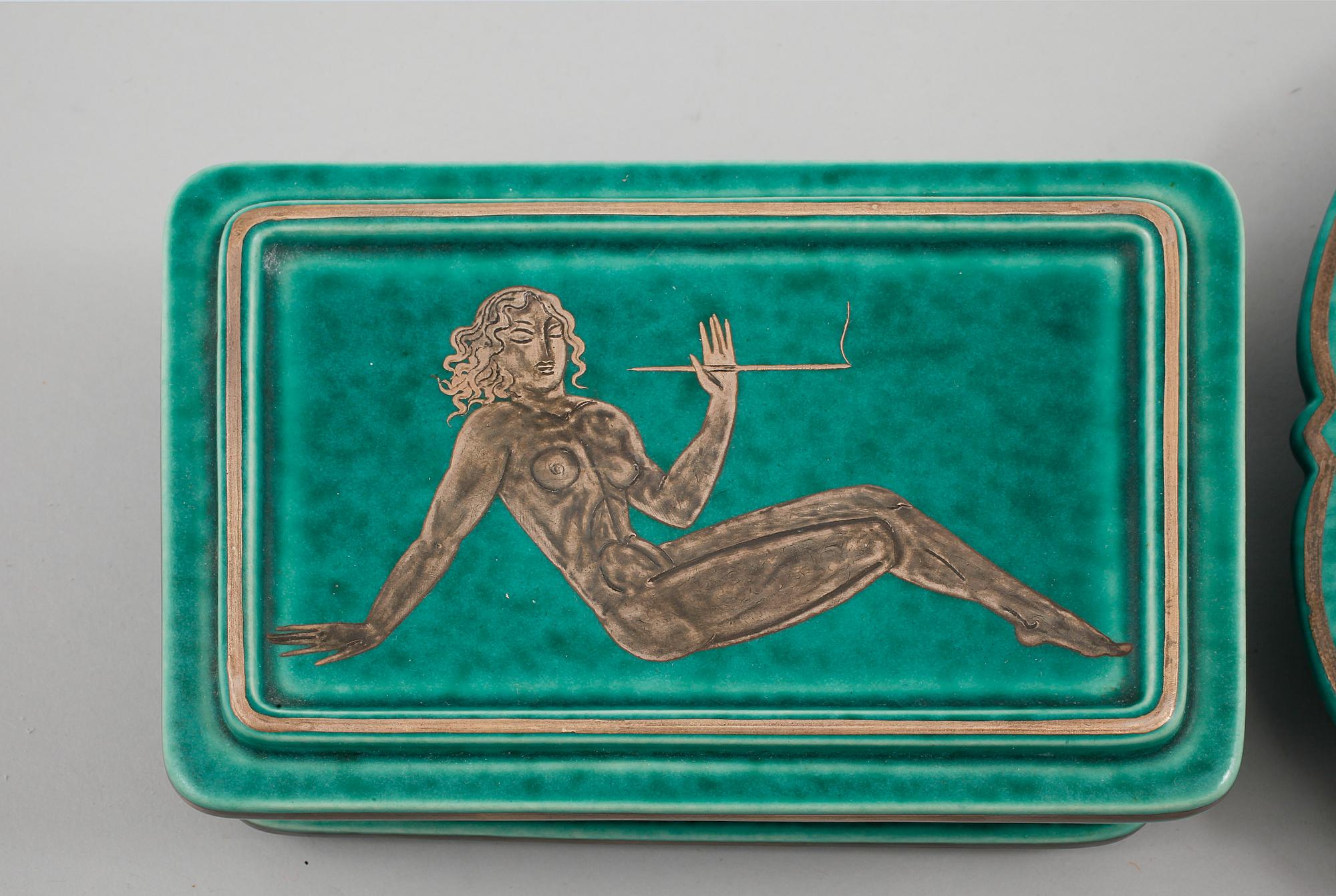 CIGARETTASK och ASKFAT, stengods, "Argenta", Wilhelm Kåge, Gustavsberg, omkring 1900-talets mitt.