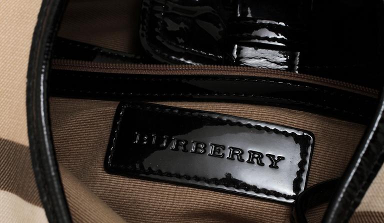 VÄSKA, Burberry, London, 2000-tal.