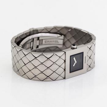 Chanel, Matelasse Quilt Acier, wristwatch, 19 mm.