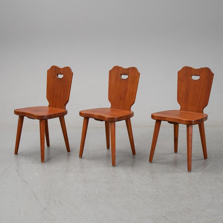 6 stained pinewood chairs, mid 20th century.