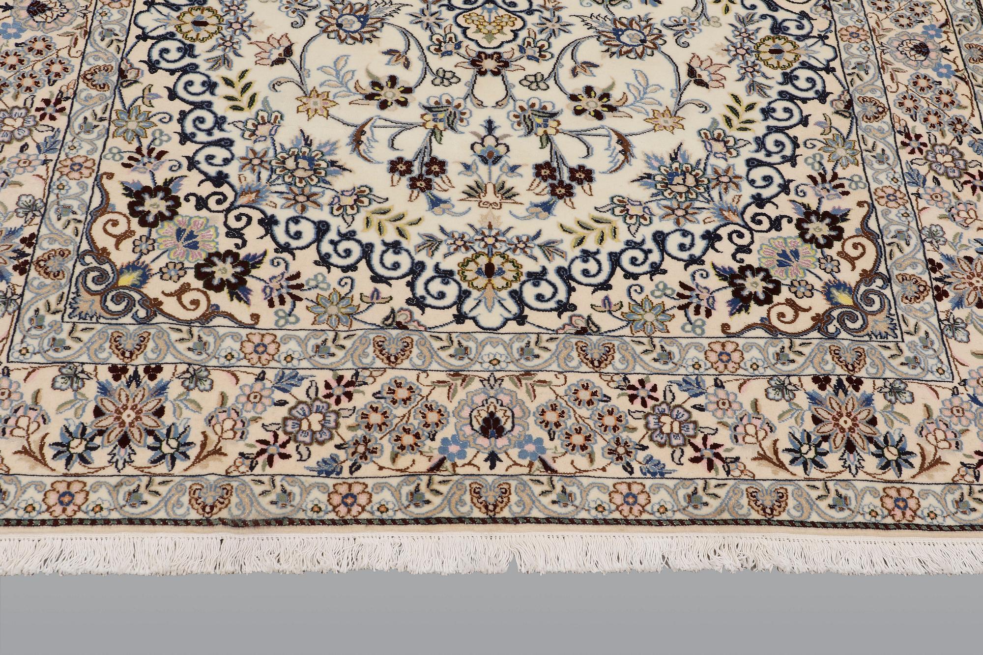 Matta, Nain part silk s.k 9LAA, ca   260 x 175 cm.