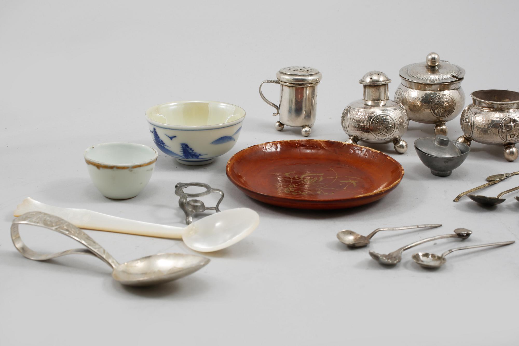 PARTI MINIATYRER M M, ca 22 delar, 1800/1900-tal.