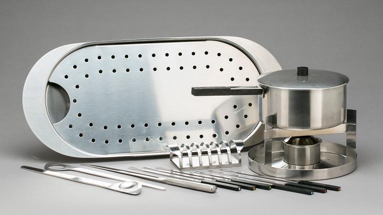FONDUE och FISKFAT, ca 9 delar. "Cylinda line", Arne Jacobsen för Stelton.