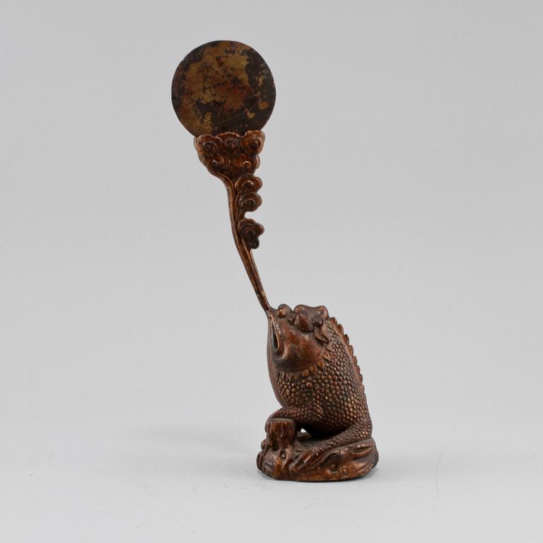 SKULPTURER, ett par, mörkpatinerad metall, 1900-tal.