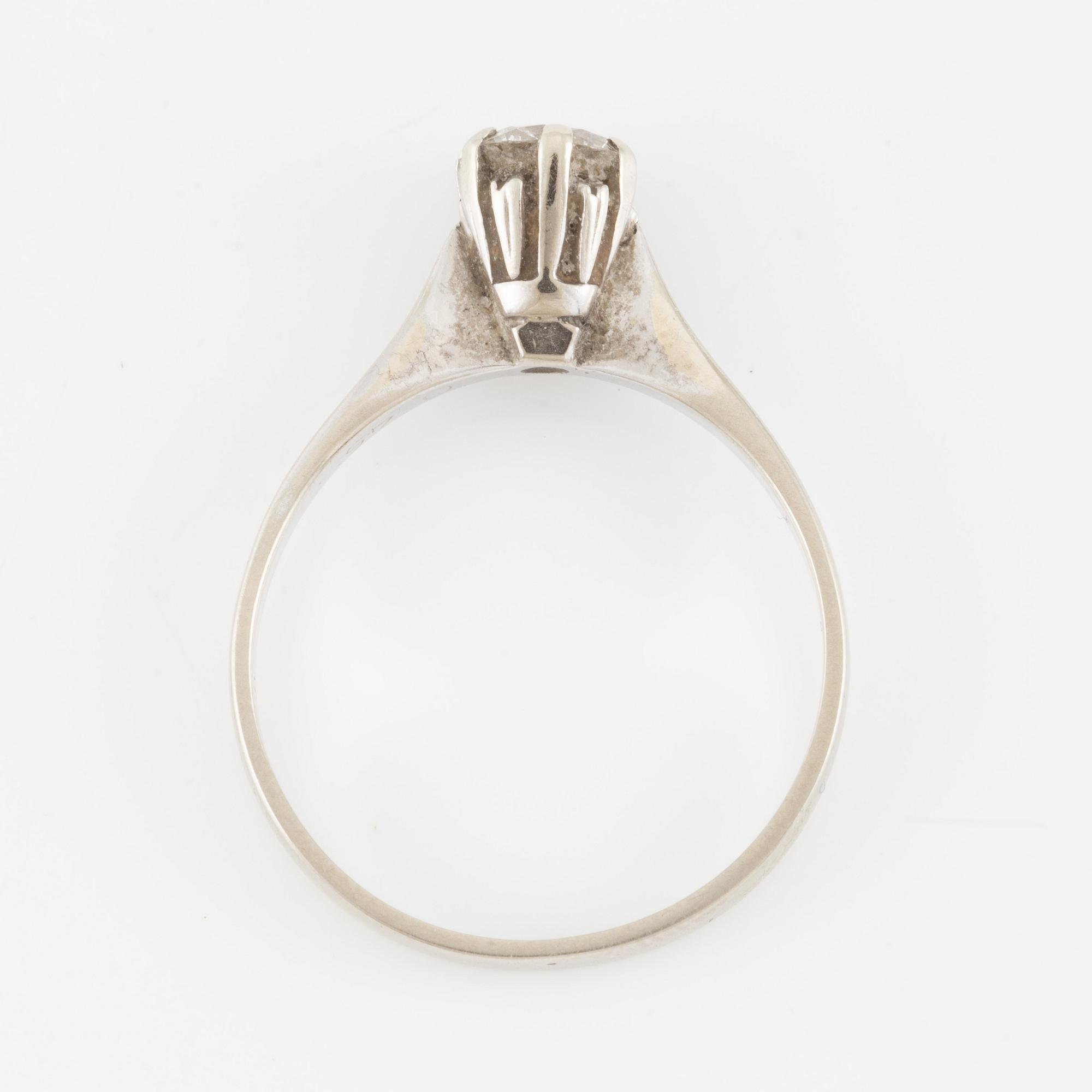 Ring, 18K vitguld med briljantslipad diamant 0.45 ct.