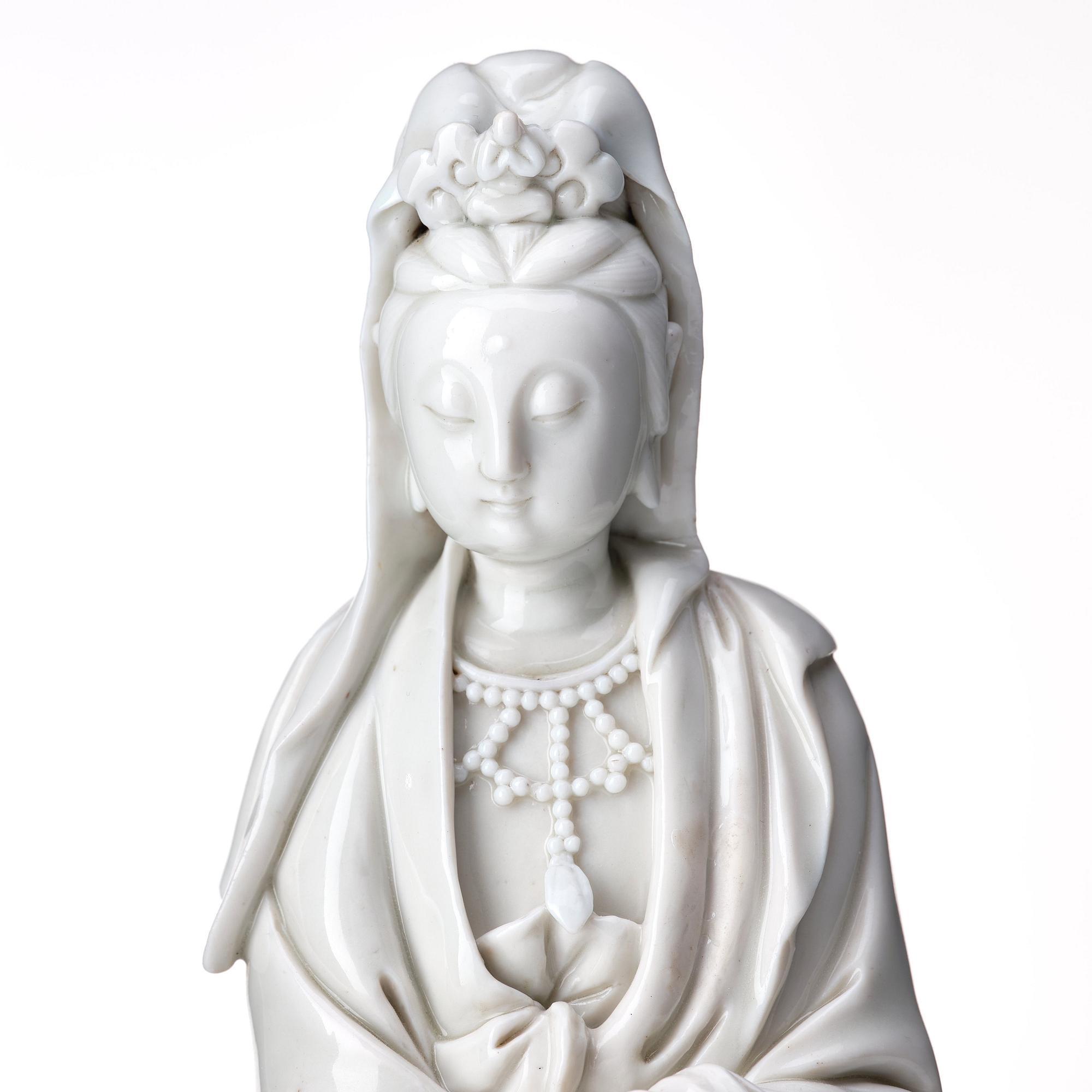 Guanyin, blanc de chine. Qing dynastin, 1800-tal.