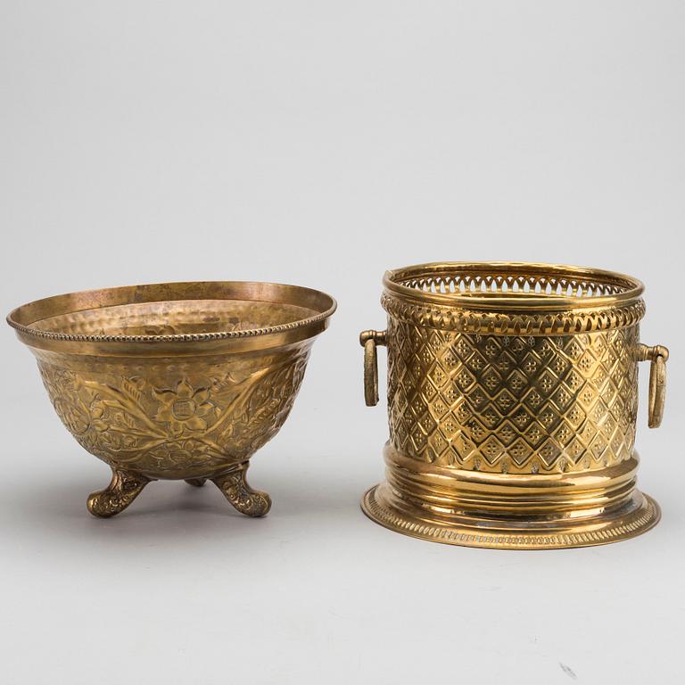 YTTERFODER, 2 st , MÄSSING, 1900-TAL.