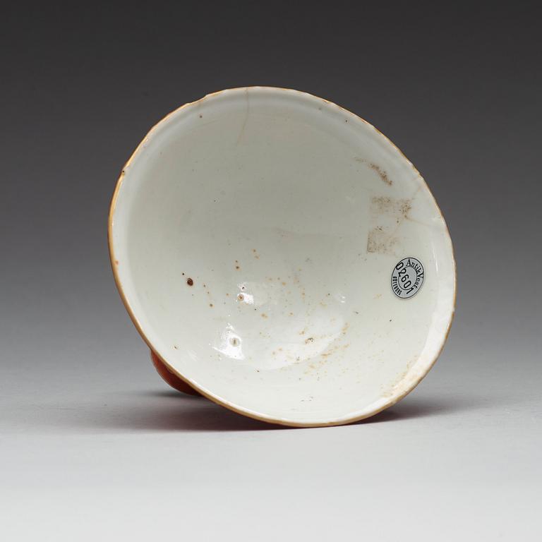 An enamelled stemcup, Qing dynasty, 18th Century.