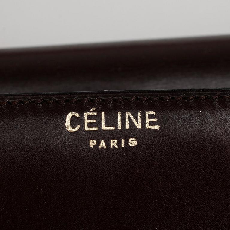 CÉLINE, a brown leather shouldre bag and a belt´.